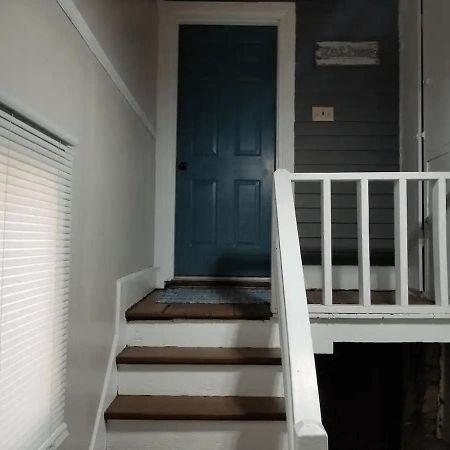 Cozy 3 & 4 Bed Home 2 Blocks To Hospitals & Lambeau Грийн Бей Екстериор снимка